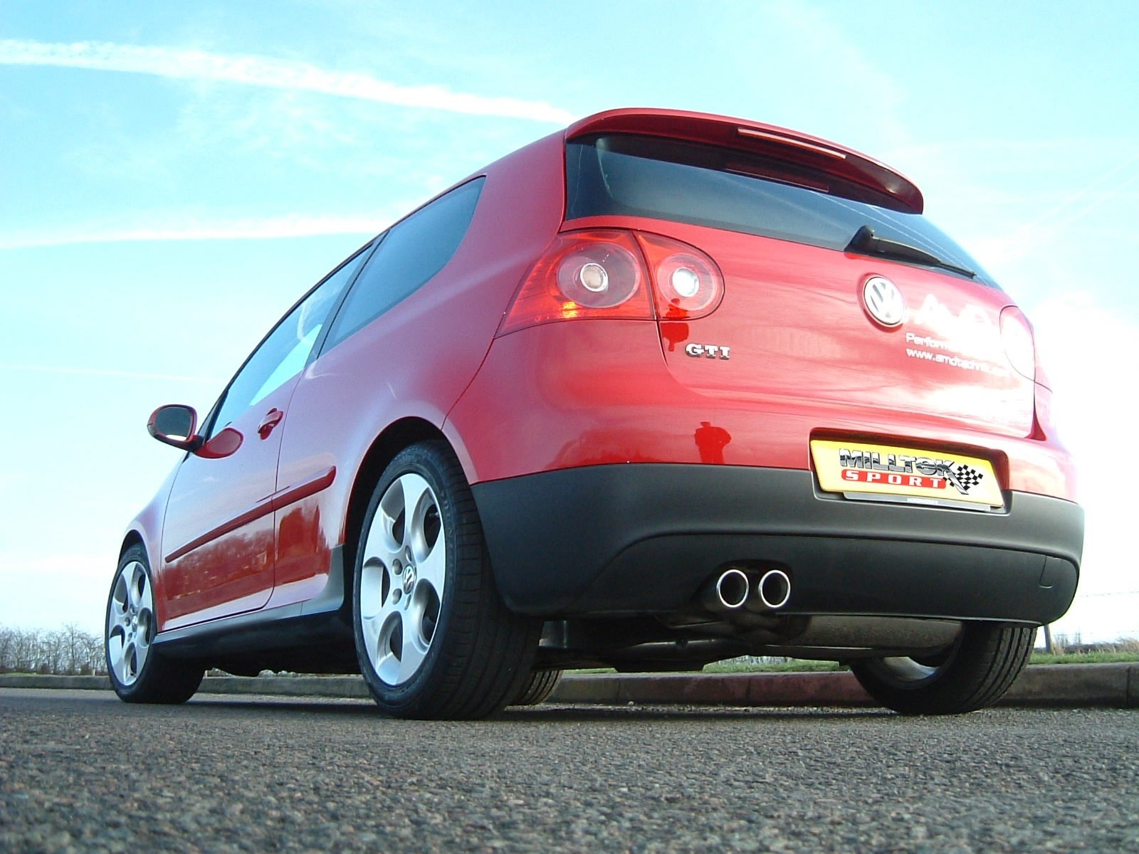 Milltek VW Golf V 2.0 TFSI GTI cat-back systeem resonated(stille