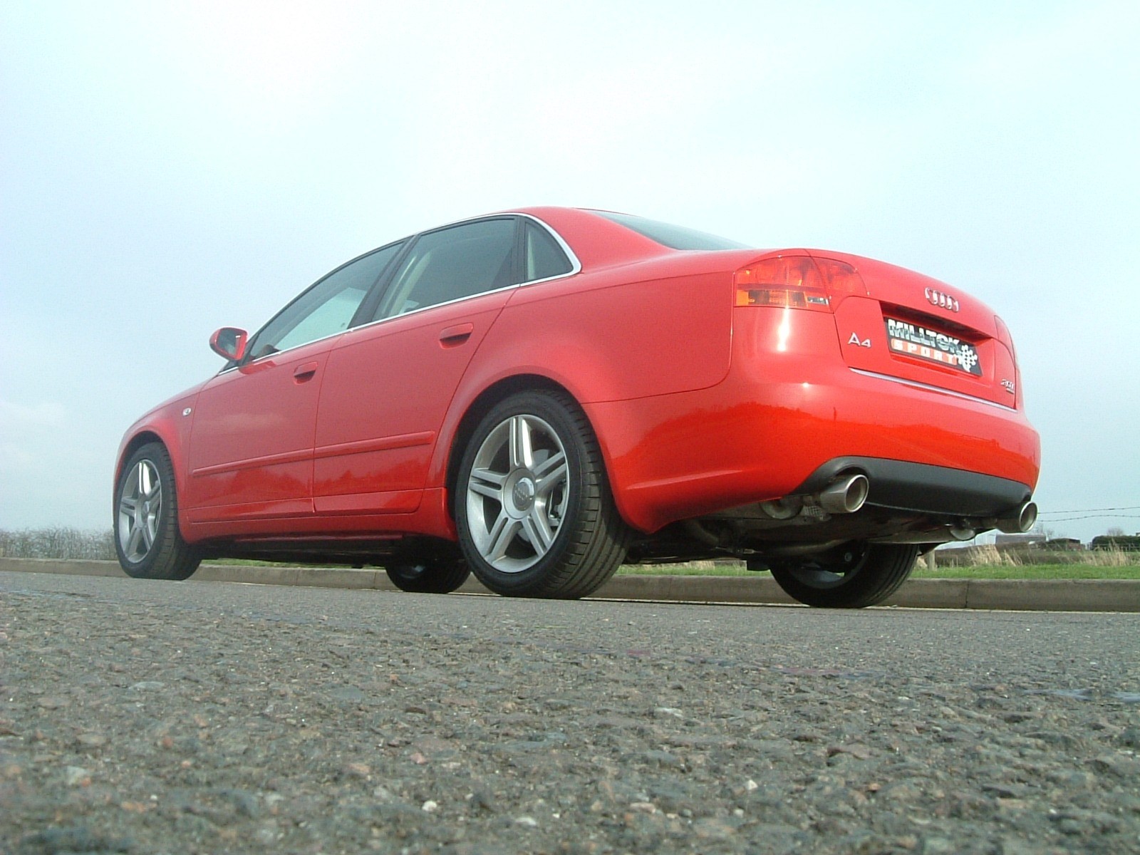 Milltek Audi A4 B7 2.0 TFSI quattro cat-back systeem non-resonat